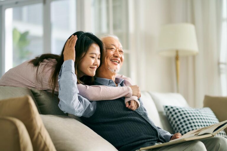 10 Tips for Visiting a Loved One in Memory Care