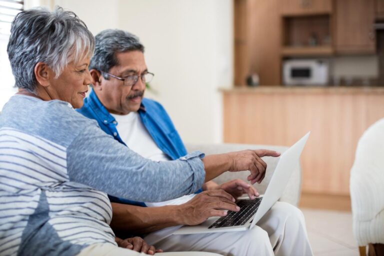 Senior Lifestyle Expenses to Expect in Assisted Living